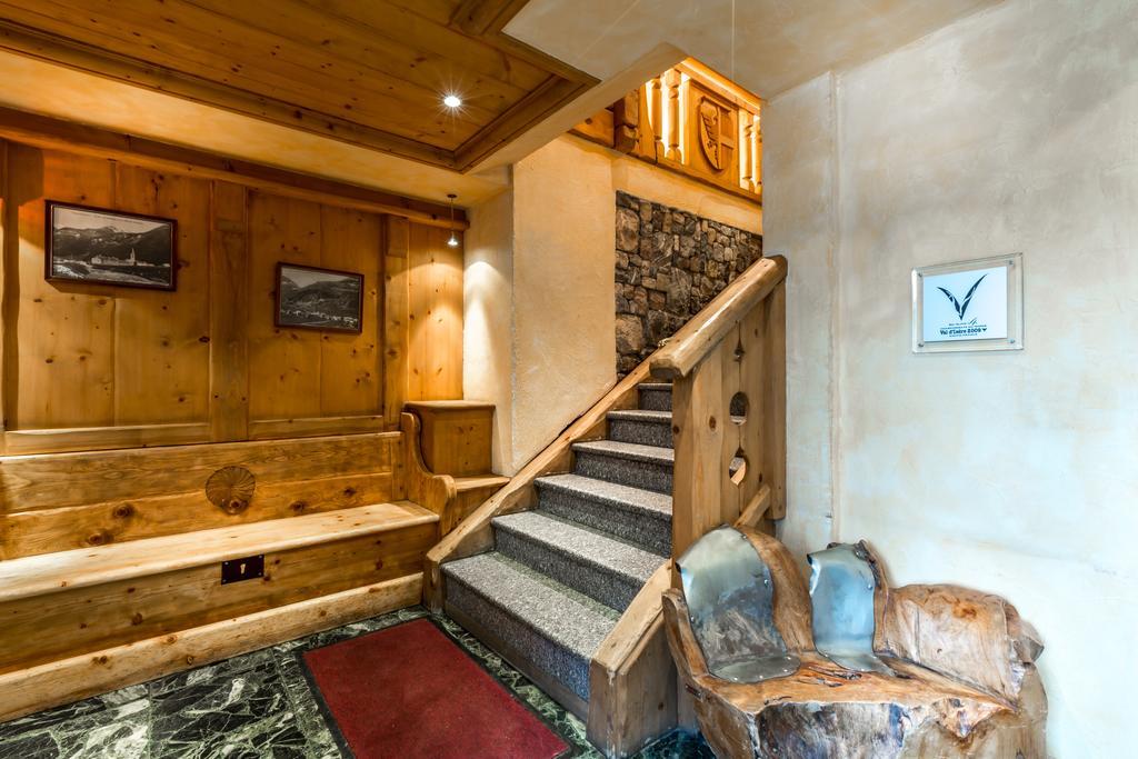 Les Cretes Blanches Hotel วาลดีแซร์ ภายนอก รูปภาพ