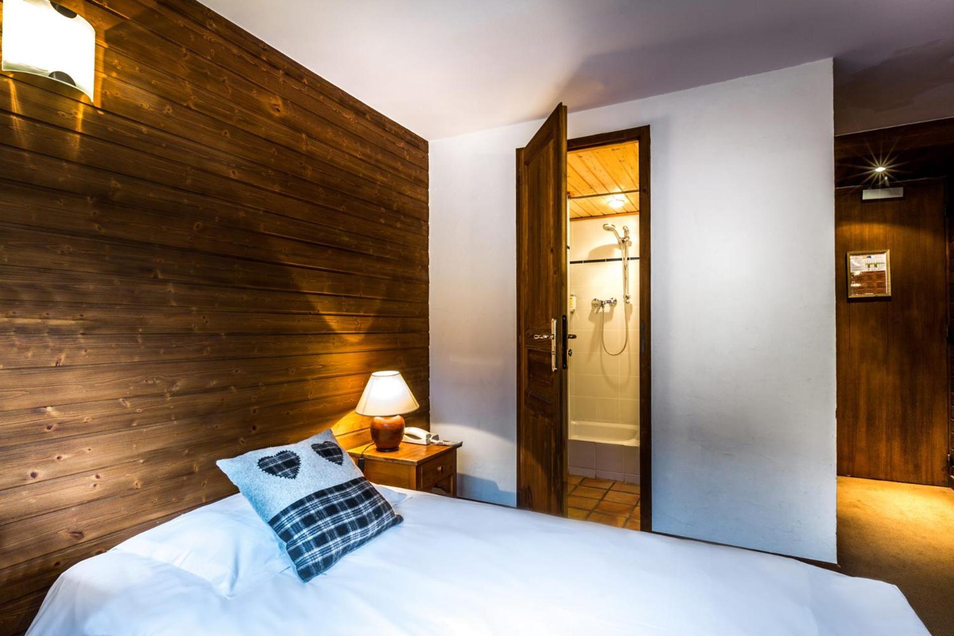 Les Cretes Blanches Hotel วาลดีแซร์ ภายนอก รูปภาพ