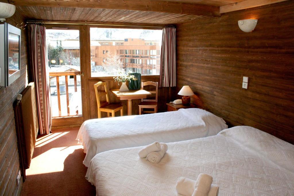 Les Cretes Blanches Hotel วาลดีแซร์ ห้อง รูปภาพ