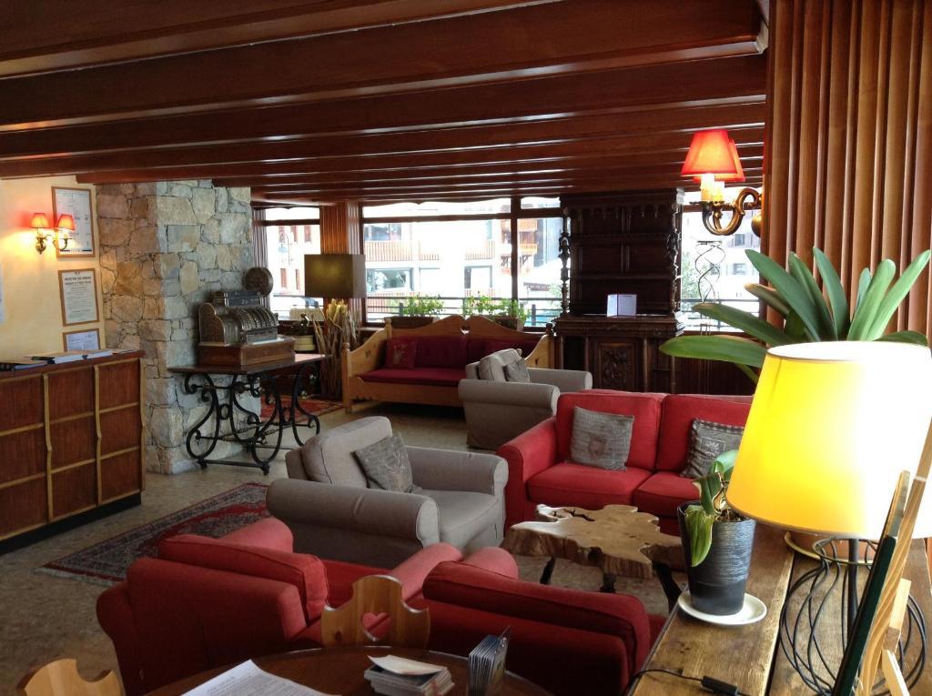 Les Cretes Blanches Hotel วาลดีแซร์ ภายนอก รูปภาพ