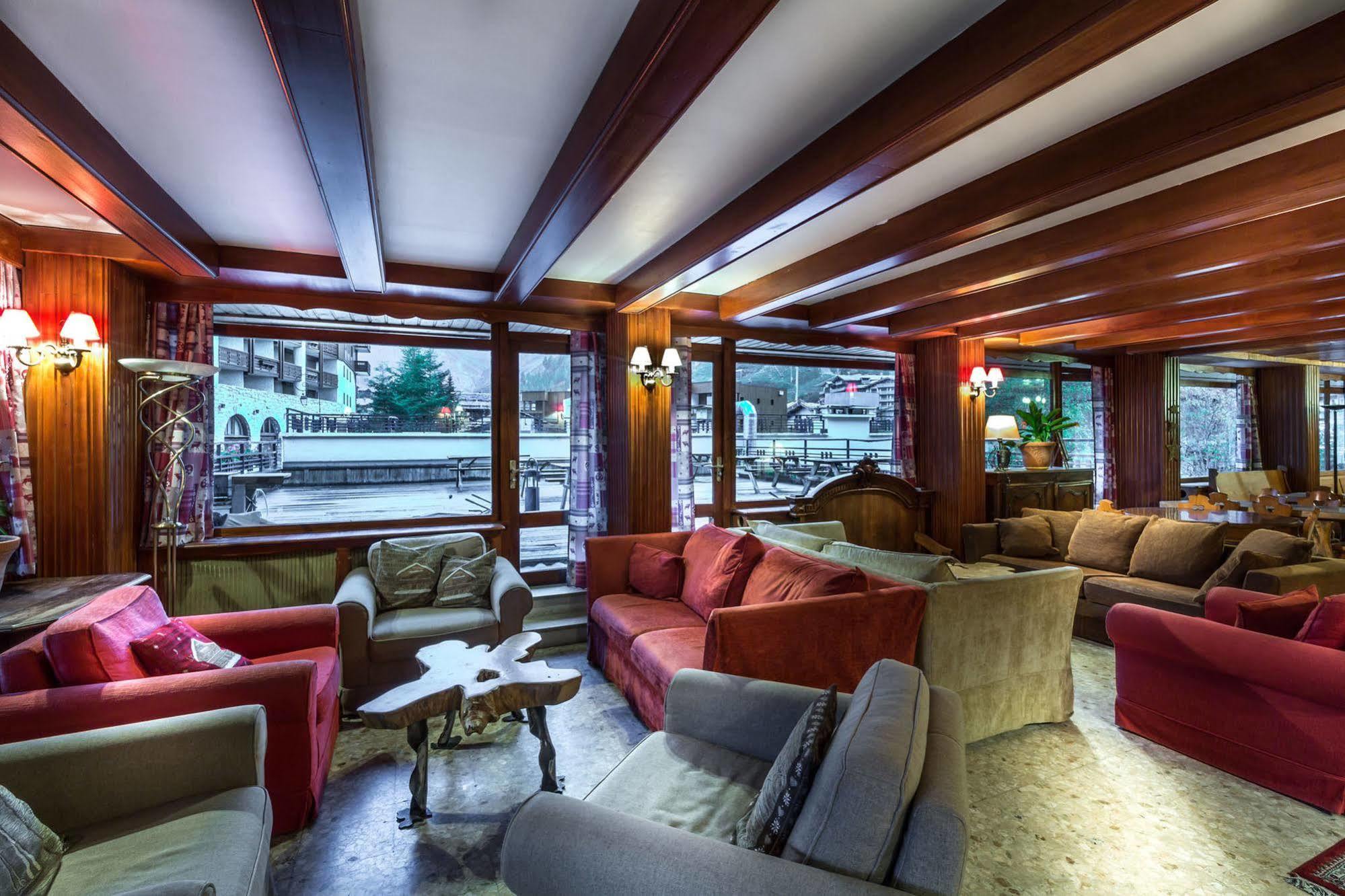 Les Cretes Blanches Hotel วาลดีแซร์ ภายนอก รูปภาพ