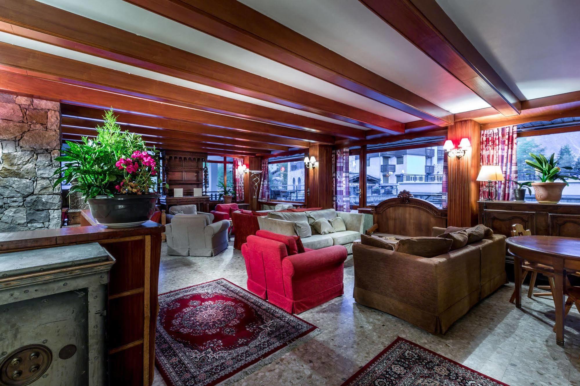Les Cretes Blanches Hotel วาลดีแซร์ ภายนอก รูปภาพ
