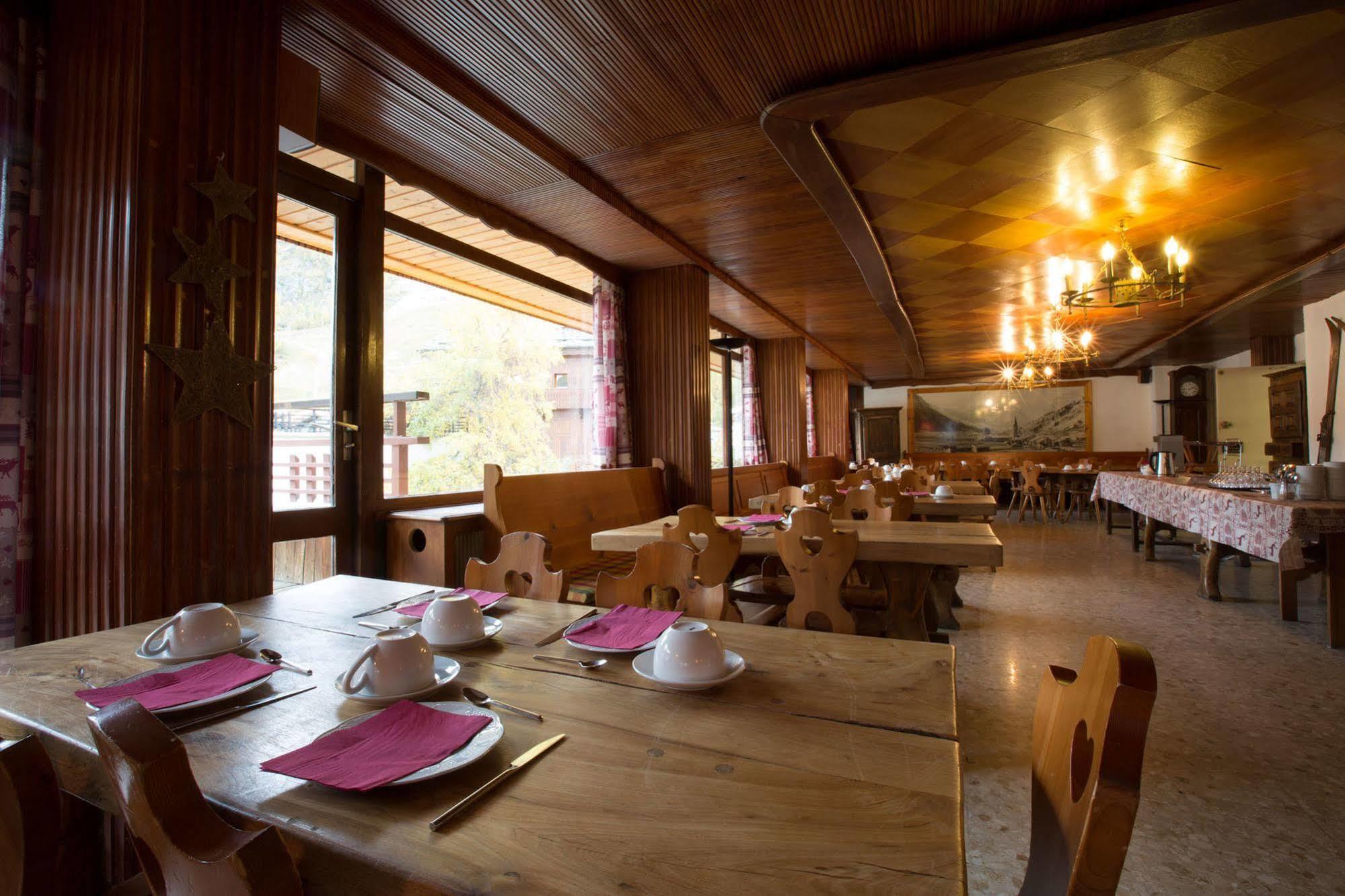Les Cretes Blanches Hotel วาลดีแซร์ ภายนอก รูปภาพ