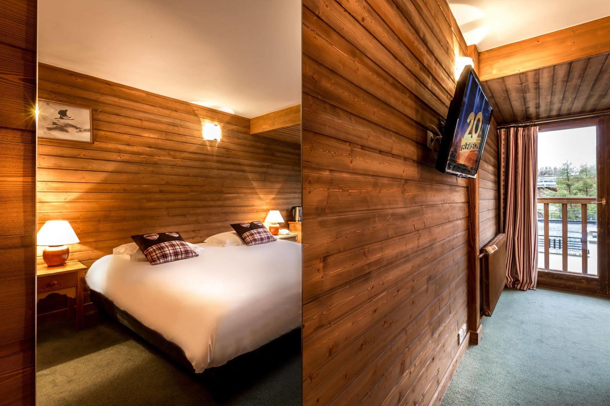 Les Cretes Blanches Hotel วาลดีแซร์ ภายนอก รูปภาพ